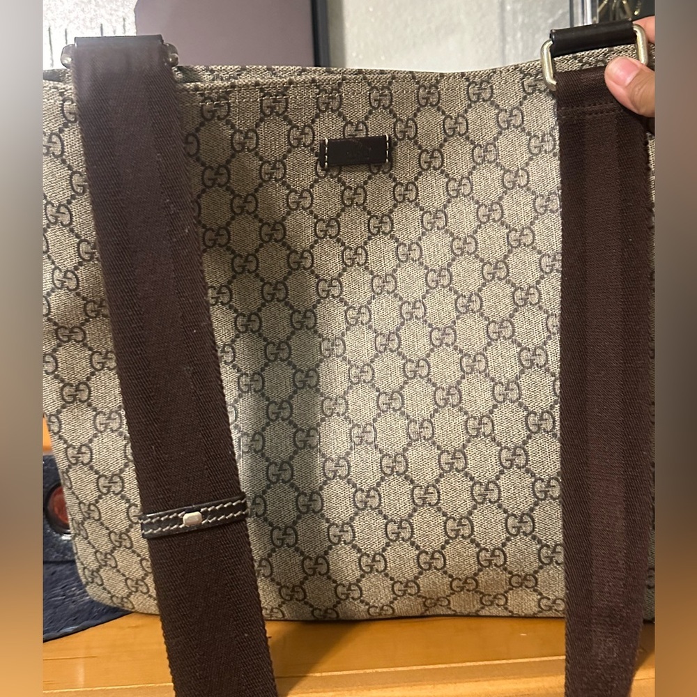 Authentic Gucci Crossbody messenger bag